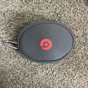 Beats by Dre Headphones Case (Soft Case w/ Inside Pocket) Gray with Red Accents